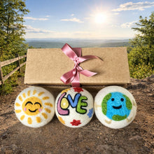 LOVING THE SUN & THE EARTH DRYER BALL GIFT BOX 